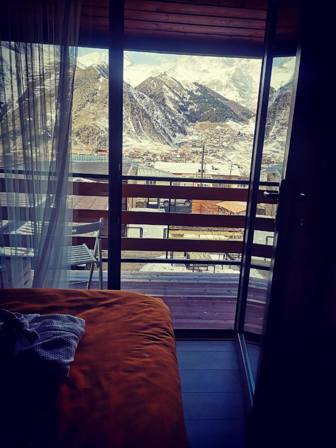 Wooden Hotel Kazbegi Stepantsminda Exterior foto