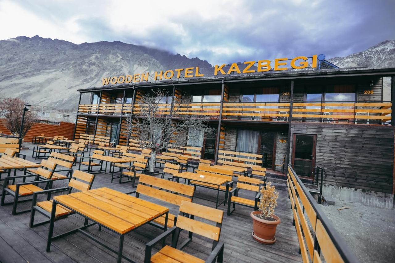 Wooden Hotel Kazbegi Stepantsminda Exterior foto