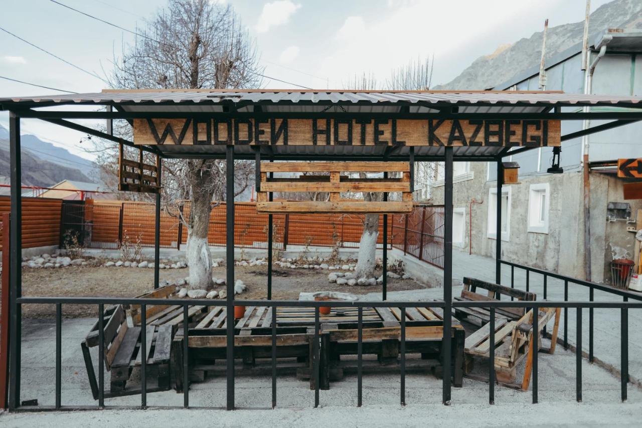 Wooden Hotel Kazbegi Stepantsminda Exterior foto