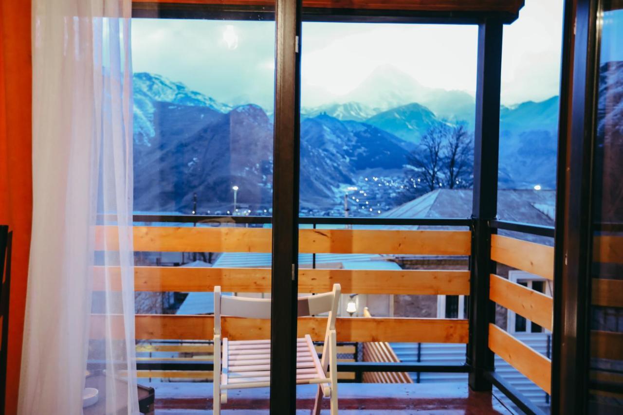 Wooden Hotel Kazbegi Stepantsminda Exterior foto