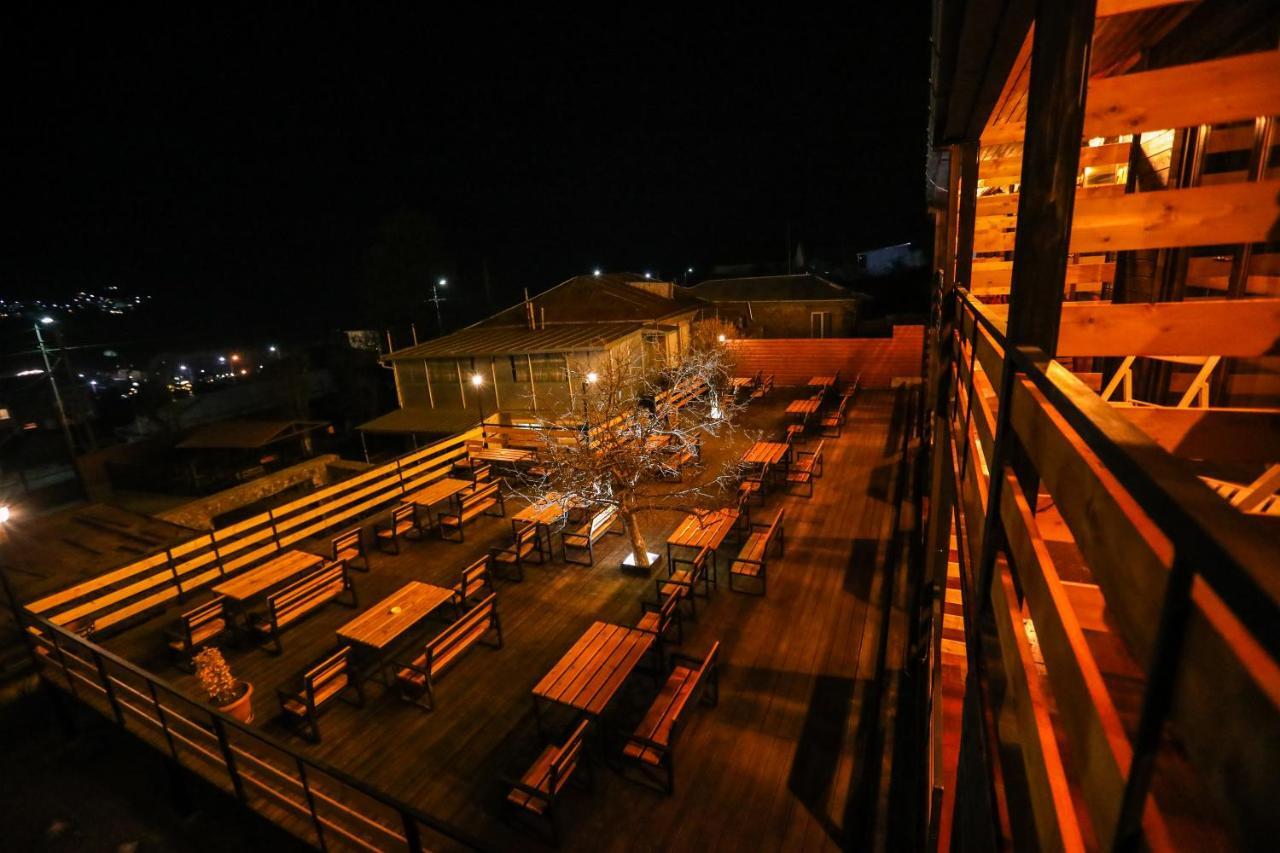Wooden Hotel Kazbegi Stepantsminda Exterior foto