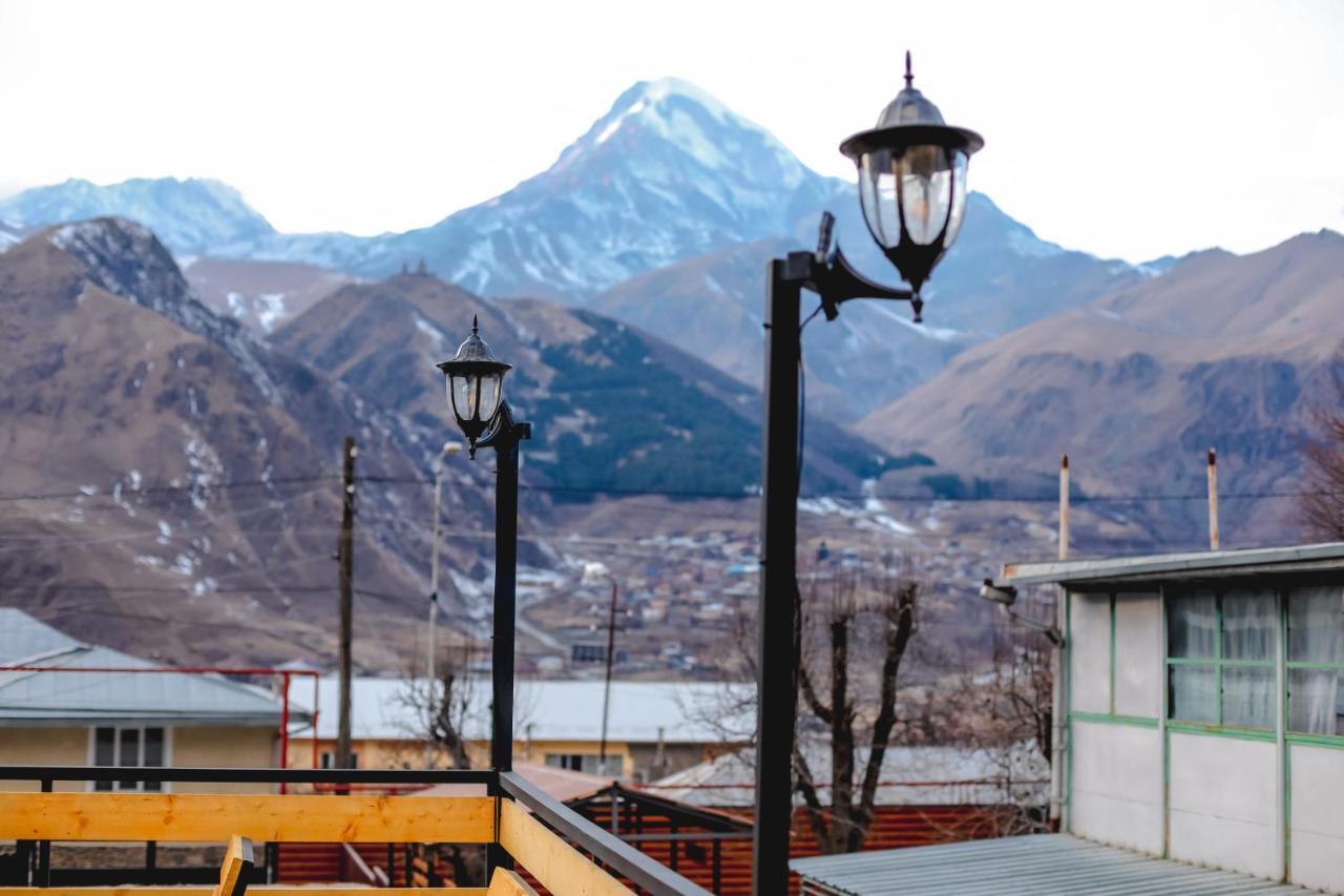 Wooden Hotel Kazbegi Stepantsminda Exterior foto